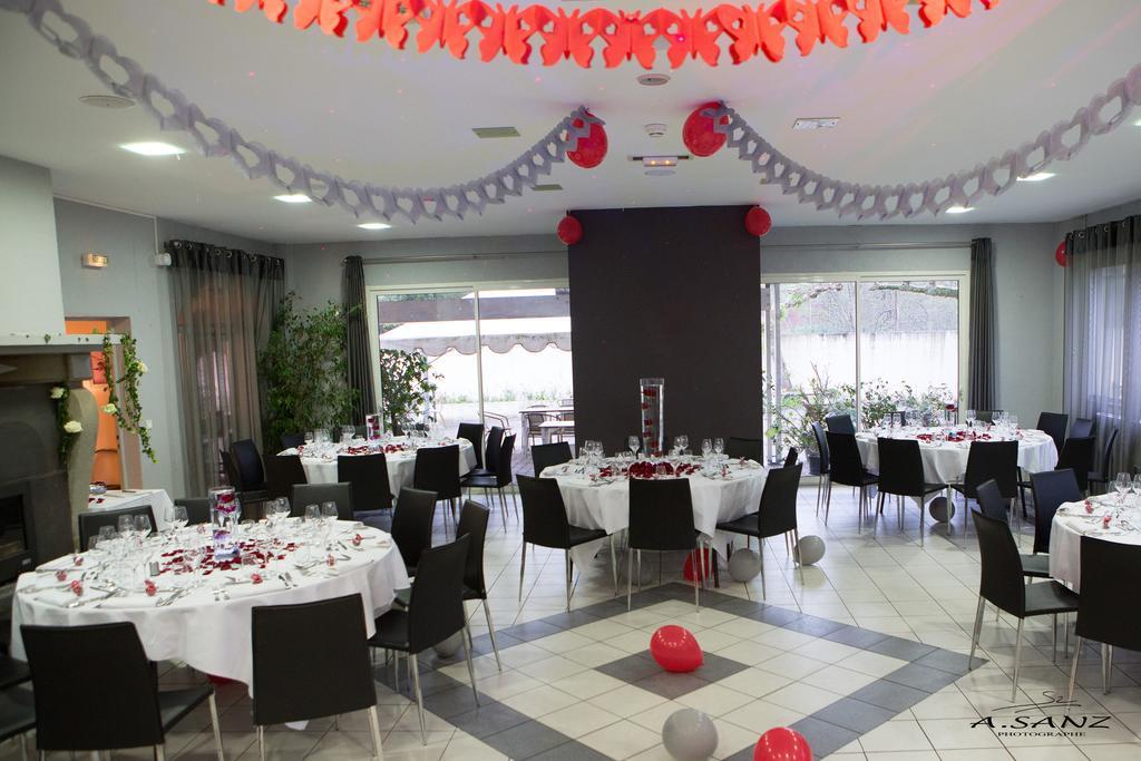 Logis Hotels - Le Pont Bernet - Hotel 2 Etoiles Et Restaurant Le Pian-Medoc Ngoại thất bức ảnh